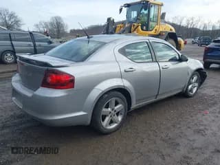 ✅ 2013 Dodge Avenger SE • VIN: 1C3CDZAB5DN702690 • Lot: 41487988. Wystawiony na IAAI z przebiegiem 69 154 mil. Bezpłatny archiwum sprzedaży aukcyjnych z USA i szczegółowy raport historii pojazdu na DreamBid. Zdjęcie 4.