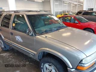 ✅ 2001 Chevrolet Blazer LT • VIN: 1GNDT13WX12201416 • Lot: 41307116. Wystawiony na IAAI z przebiegiem 244 058 mil. Bezpłatny archiwum sprzedaży aukcyjnych z USA i szczegółowy raport historii pojazdu na DreamBid. Zdjęcie 6.