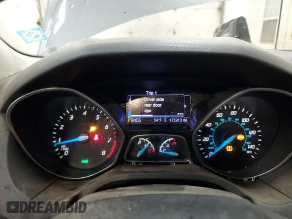 ✅ 2013 Ford Focus SE • VIN: 1FADP3F21DL175665 • Lot: 90840815. Wystawiony na Copart z przebiegiem 175 913 mil. Bezpłatny archiwum sprzedaży aukcyjnych z USA i szczegółowy raport historii pojazdu na DreamBid. Zdjęcie 9.