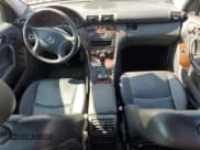 ✅ 2002 Mercedes-Benz C 230/260/280/320 • VIN: WDBRF61J82F183288 • Lot: 80257455. Wystawiony na Copart z przebiegiem 189 543 mil. Bezpłatny archiwum sprzedaży aukcyjnych z USA i szczegółowy raport historii pojazdu na DreamBid. Zdjęcie 8.