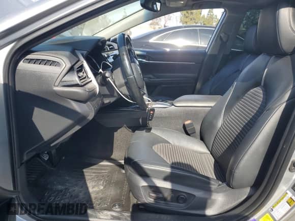 2020 Toyota Camry SE с VIN 4T1M11AK0LU935872, выставлен на аукционе Copart как лот 61269605 с пробегом 132 125 миль миль и Списание • Salvage title. История ставок и продаж доступна на DreamBid. Изображение 7.