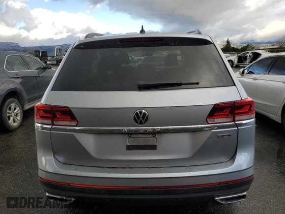 ✅ 2021 Volkswagen Atlas S • VIN: 1V2GP2CA0MC563224 • Lot: 87438774. Wystawiony na Copart z przebiegiem 48 407 mil. Bezpłatny archiwum sprzedaży aukcyjnych z USA i szczegółowy raport historii pojazdu na DreamBid. Zdjęcie 6.