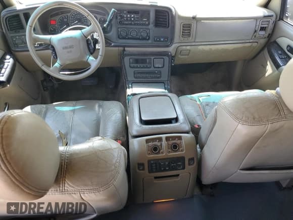 ✅ 2001 GMC Yukon Denali • VIN: 1GKEK63UX1J289499 • Lot: 62155875. Wystawiony na Copart z przebiegiem 218 526 mil. Bezpłatny archiwum sprzedaży aukcyjnych z USA i szczegółowy raport historii pojazdu na DreamBid. Zdjęcie 8.