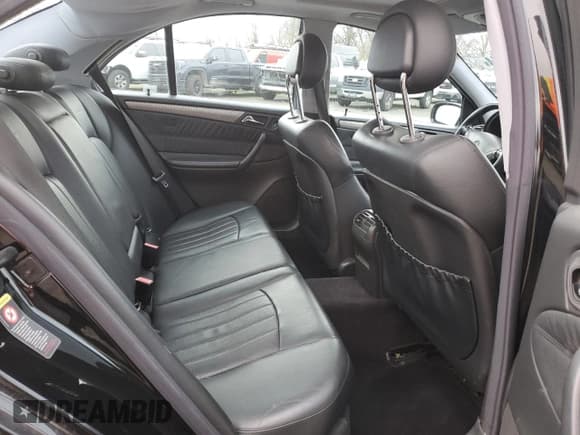 ✅ 2002 Mercedes-Benz C AMG • VIN: WDBRF65J72F251722 • Lot: 86119614. Wystawiony na Copart z przebiegiem 161 762 mil. Bezpłatny archiwum sprzedaży aukcyjnych z USA i szczegółowy raport historii pojazdu na DreamBid. Zdjęcie 10.