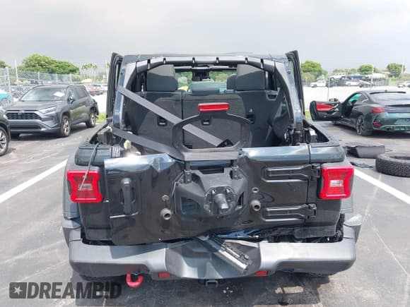 ✅ 2024 Jeep Wrangler Rubicon • VIN: 1C4PJXFG0RW350411 • Lot: 43039072. Listed on IAAI with 7,837 mi. Free auction sales archive from the USA and detailed vehicle history report at DreamBid. Image 6.