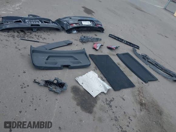 ✅ 2015 BMW i3 • VIN: WBY1Z4C57FV501034 • Lot: 41950152. Listed on IAAI with 47,207 mi. Free auction sales archive from the USA and detailed vehicle history report at DreamBid. Image 12.