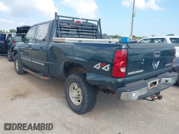 ✅ 2005 Chevrolet Silverado 2500HD LS • VIN: 1GCHK23215F961121 • Lot: 42969060. Wystawiony na IAAI z przebiegiem 245 406 mil. Bezpłatny archiwum sprzedaży aukcyjnych z USA i szczegółowy raport historii pojazdu na DreamBid. Zdjęcie 3.