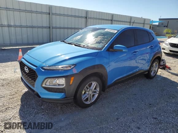 ✅ 2019 Hyundai Kona SE • VIN: KM8K12AA9KU280033 • Лот: 48159104. Опубликован ранее на Copart с пробегом 33 556 миль. Бесплатный доступ к архиву аукционных продаж из США и подробный отчёт об истории автомобиля на DreamBid. Изображение 1.