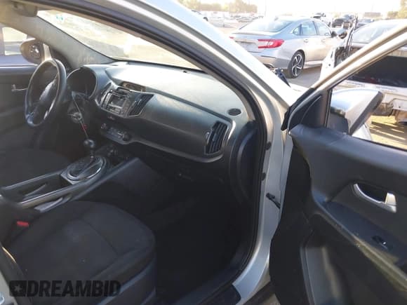 ✅ 2012 Kia Sportage LX • VIN: KNDPB3A22C7198862 • Lot: 43272092. Listed on IAAI with 146,674 mi. Free auction sales archive from the USA and detailed vehicle history report at DreamBid. Image 5.