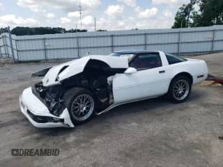 1992 Chevrolet Corvette z VIN 1G1YY23P1N5114883, wystawiony jako Copart lot #69235505 z przebiegiem 90 486 mil mil oraz Szkoda całkowita • Salvage title. Historia ofert i sprzedaży dostępna na DreamBid. Obrazek 1.