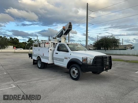 ✅ 2014 Ram 4500 • VIN: 3C7WRKAJ7EG284722 • Лот: 86554775. Опубликован ранее на Copart с пробегом 166 952 миль. Бесплатный доступ к архиву аукционных продаж из США и подробный отчёт об истории автомобиля на DreamBid. Изображение 1.