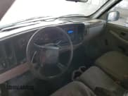 ✅ 2002 Chevrolet Silverado 1500 • VIN: 1GCEC14W42Z226249 • Лот: 82405834. Опубликован ранее на Copart с пробегом 310 199 миль. Бесплатный доступ к архиву аукционных продаж из США и подробный отчёт об истории автомобиля на DreamBid. Изображение 8.