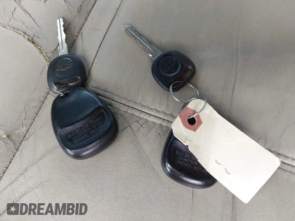 ✅ 2002 Chevrolet Suburban LT • VIN: 1GNFK16Z32J186556 • Лот: 42255091. Опубликован ранее на IAAI с пробегом 352 328 миль. Бесплатный доступ к архиву аукционных продаж из США и подробный отчёт об истории автомобиля на DreamBid. Изображение 11.