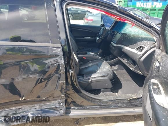 ✅ 2015 Dodge Journey SXT • VIN: 3C4PDCBG3FT542378 • Lot: 43429199. Listed on IAAI with 238,289 mi. Free auction sales archive from the USA and detailed vehicle history report at DreamBid. Image 5.