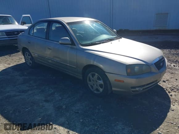 ✅ 2005 Hyundai Elantra GLS • VIN: KMHDN46D75U956835 • Lot: 41564179. Wystawiony na IAAI z przebiegiem 266 528 mil. Bezpłatny archiwum sprzedaży aukcyjnych z USA i szczegółowy raport historii pojazdu na DreamBid. Zdjęcie 1.