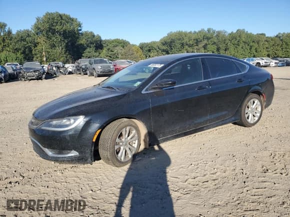✅ 2015 Chrysler 200 Limited • VIN: 1C3CCCAB8FN644819 • Лот: 86092175. Опубликован ранее на Copart с пробегом 91 797 миль. Бесплатный доступ к архиву аукционных продаж из США и подробный отчёт об истории автомобиля на DreamBid. Изображение 1.