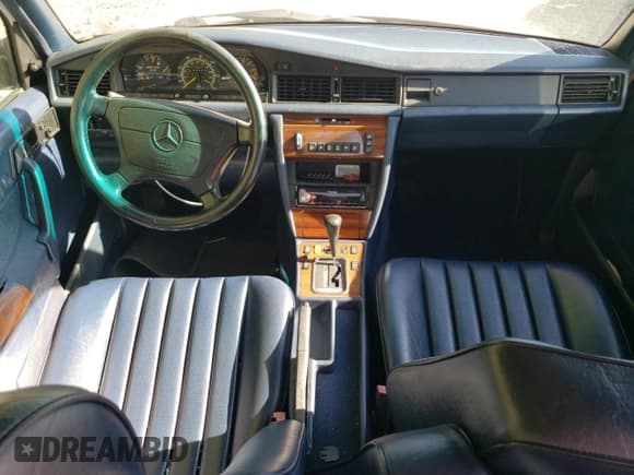 ✅ 1993 Mercedes-Benz 190 • VIN: WDBDA29D6PG028904 • Лот: 81799765. Опубликован ранее на Copart с пробегом 242 305 миль. Бесплатный доступ к архиву аукционных продаж из США и подробный отчёт об истории автомобиля на DreamBid. Изображение 8.