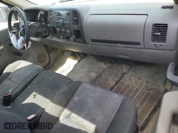 ✅ 2010 Chevrolet Silverado 1500 Work Truck • VIN: 1GCPCPEX6AZ217232 • Lot: 71001855. Listed on Copart with Not provided. Free auction sales archive from the USA and detailed vehicle history report at DreamBid. Image 8.