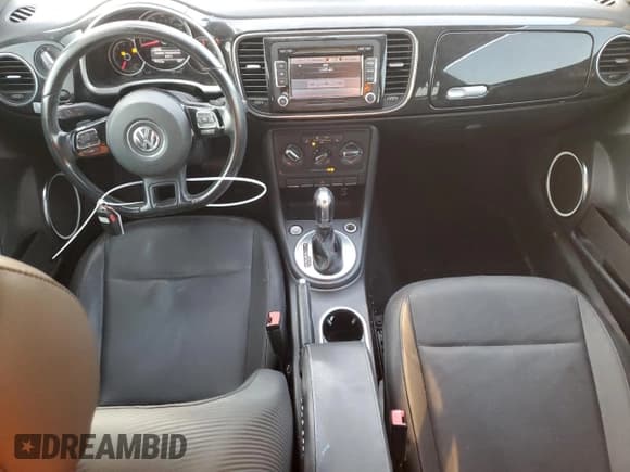 ✅ 2014 Volkswagen Beetle 2.0L TDI • VIN: 3VWJL7AT0EM605862 • Лот: 75652464. Опубликован ранее на Copart с пробегом 72 465 миль. Бесплатный доступ к архиву аукционных продаж из США и подробный отчёт об истории автомобиля на DreamBid. Изображение 8.