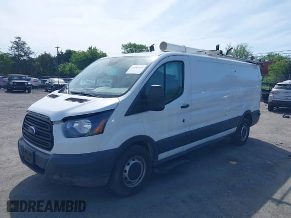 ✅ 2018 Ford Transit • VIN: 1FTYR2YM3JKB17637 • Lot: 42281111. Wystawiony na IAAI z przebiegiem 140 894 mil. Bezpłatny archiwum sprzedaży aukcyjnych z USA i szczegółowy raport historii pojazdu na DreamBid. Zdjęcie 17.