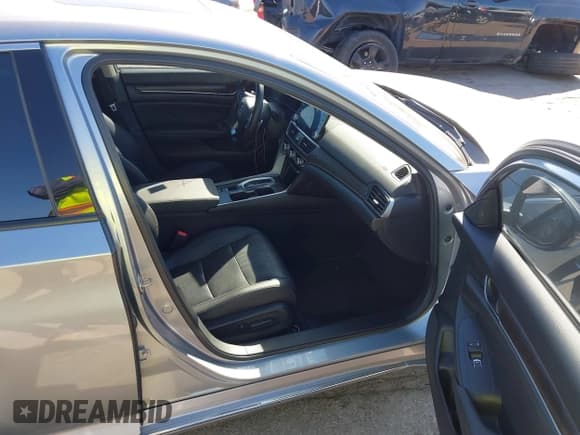 ✅ 2019 Honda Accord Touring • VIN: 1HGCV2F98KA030622 • Lot: 43626342. Listed on IAAI with 96,040 mi. Free auction sales archive from the USA and detailed vehicle history report at DreamBid. Image 5.