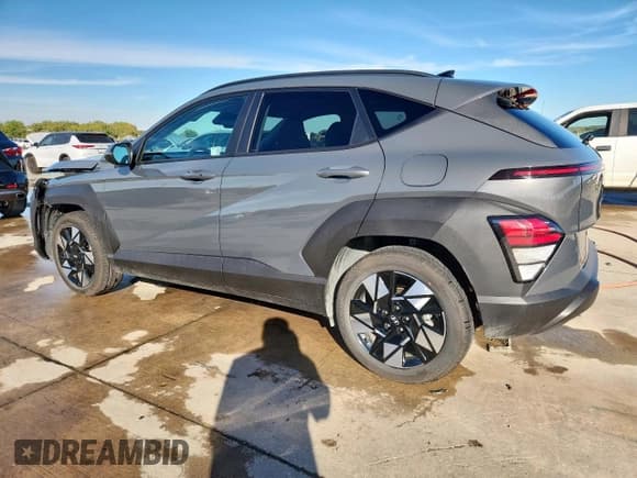 ✅ 2025 Hyundai Kona SEL • VIN: KM8HB3AB9SU312405 • Lot: 90354135. Wystawiony na Copart z przebiegiem 8 373 mil. Bezpłatny archiwum sprzedaży aukcyjnych z USA i szczegółowy raport historii pojazdu na DreamBid. Zdjęcie 2.