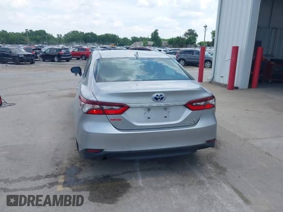 2021 Toyota Camry Hybrid LE z VIN 4T1C31AK2MU022229, wystawiony jako IAAI lot #42633309 z przebiegiem 37 463 mil mil oraz . Historia ofert i sprzedaży dostępna na DreamBid. Obrazek 16.