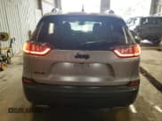 ✅ 2020 Jeep Cherokee Altitude • VIN: 1C4PJMLX0LD527206 • Lot: 69545225. Wystawiony na Copart z przebiegiem 49 934 mil. Bezpłatny archiwum sprzedaży aukcyjnych z USA i szczegółowy raport historii pojazdu na DreamBid. Zdjęcie 6.