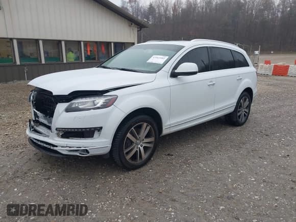 ✅ 2014 Audi Q7 Prestige • VIN: WA1VMAFE1ED016737 • Lot: 43565502. Listed on IAAI with Not provided. Free auction sales archive from the USA and detailed vehicle history report at DreamBid. Image 18.