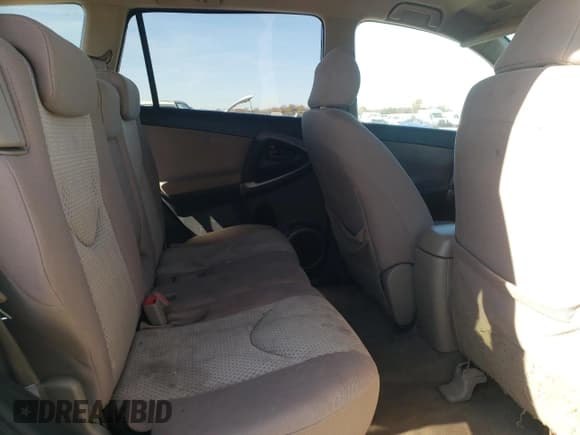 ✅ 2007 Toyota RAV4 • VIN: JTMBD35V175076083 • Lot: 92801215. Wystawiony na Copart z przebiegiem 103 365 mil. Bezpłatny archiwum sprzedaży aukcyjnych z USA i szczegółowy raport historii pojazdu na DreamBid. Zdjęcie 11.