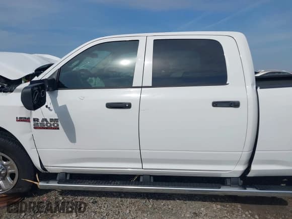 ✅ 2018 Ram 2500 Tradesman • VIN: 3C6UR5CJ3JG300872 • Lot: 42001722. Listed on IAAI with 127,543 mi. Free auction sales archive from the USA and detailed vehicle history report at DreamBid. Image 15.