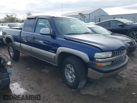 ✅ 2000 Chevrolet Silverado 1500 LS • VIN: 2GCEK19T5Y1184998 • Лот: 43539627. Опубликован ранее на IAAI с пробегом 271 250 миль. Бесплатный доступ к архиву аукционных продаж из США и подробный отчёт об истории автомобиля на DreamBid. Изображение 1.