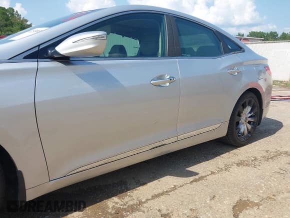 ✅ 2012 Hyundai Azera • VIN: KMHFH4JGXCA182208 • Лот: 42559319. Опубликован ранее на IAAI с пробегом 236 086 миль. Бесплатный доступ к архиву аукционных продаж из США и подробный отчёт об истории автомобиля на DreamBid. Изображение 20.