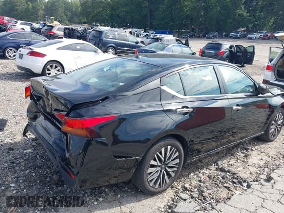 ✅ 2023 Nissan Altima SV • VIN: 1N4BL4DV2PN359785 • Lot: 43072326. Wystawiony na IAAI z przebiegiem 59 811 mil. Bezpłatny archiwum sprzedaży aukcyjnych z USA i szczegółowy raport historii pojazdu na DreamBid. Zdjęcie 4.