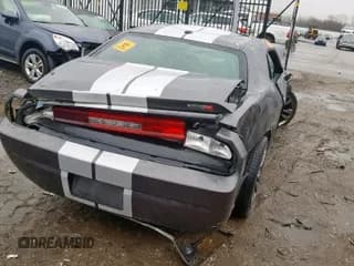 ✅ 2013 Dodge Challenger SRT-8 • VIN: 2C3CDYCJ2DH744113 • Lot: 24570139. Wystawiony na Copart z przebiegiem Nie podano. Bezpłatny archiwum sprzedaży aukcyjnych z USA i szczegółowy raport historii pojazdu na DreamBid. Zdjęcie 4.