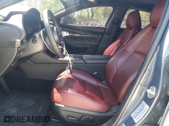 ✅ 2022 Mazda 3 Carbon Edition • VIN: JM1BPALL4N1515827 • Лот: 54532695. Опубликован ранее на Copart с пробегом 42 319 миль. Бесплатный доступ к архиву аукционных продаж из США и подробный отчёт об истории автомобиля на DreamBid. Изображение 7.