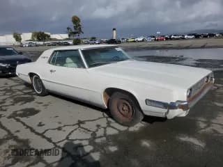 ✅ 1969 Ford Thunderbird • VIN: 9J83N122985 • Лот: 49285385. Опубликован ранее на Copart с пробегом 22 722 миль. Бесплатный доступ к архиву аукционных продаж из США и подробный отчёт об истории автомобиля на DreamBid. Изображение 4.