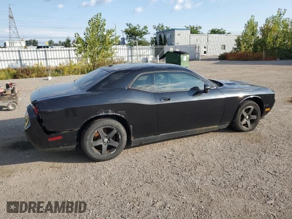 ✅ 2009 Dodge Challenger SE • VIN: 2B3LJ44V69H515716 • Lot: 70335234. Wystawiony na Copart z przebiegiem 255 192 mil. Bezpłatny archiwum sprzedaży aukcyjnych z USA i szczegółowy raport historii pojazdu na DreamBid. Zdjęcie 3.