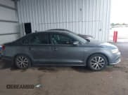 ✅ 2017 Volkswagen Jetta SE • VIN: 3VWDB7AJ5HM309013 • Лот: 42794702. Опубликован ранее на IAAI с пробегом 82 094 миль. Бесплатный доступ к архиву аукционных продаж из США и подробный отчёт об истории автомобиля на DreamBid. Изображение 13.