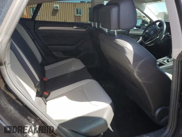 ✅ 2019 Volkswagen Arteon SE • VIN: WVWBR7AN7KE028319 • Лот: 51652055. Опубликован ранее на Copart с пробегом 85 111 миль. Бесплатный доступ к архиву аукционных продаж из США и подробный отчёт об истории автомобиля на DreamBid. Изображение 11.