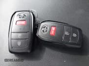 ✅ 2025 Toyota Tacoma SR • VIN: 3TMLB5JN2SM095448 • Лот: 41736119. Опубликован ранее на IAAI с пробегом 9 845 миль. Бесплатный доступ к архиву аукционных продаж из США и подробный отчёт об истории автомобиля на DreamBid. Изображение 11.