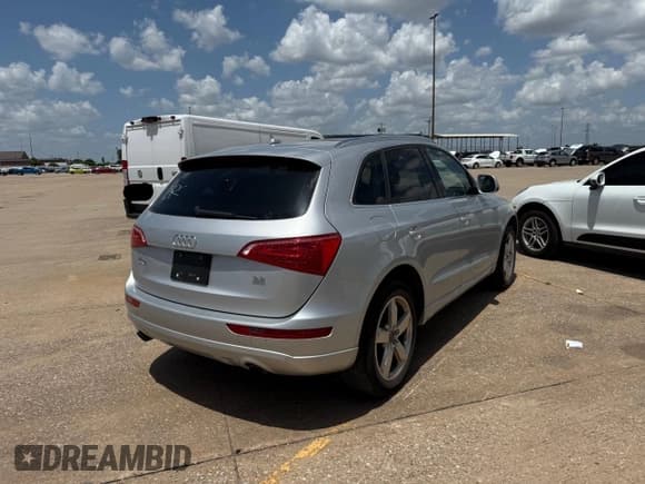 ✅ 2010 Audi Q5 Prestige • VIN: WA1VKBFP8AA072666 • Lot: 61992625. Listed on Copart with 125,990 mi. Free auction sales archive from the USA and detailed vehicle history report at DreamBid. Image 4.