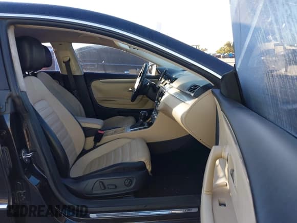 ✅ 2014 Volkswagen CC Sport • VIN: WVWBN7AN2EE518540 • Лот: 43599595. Опубликован ранее на IAAI с пробегом 160 009 миль. Бесплатный доступ к архиву аукционных продаж из США и подробный отчёт об истории автомобиля на DreamBid. Изображение 5.