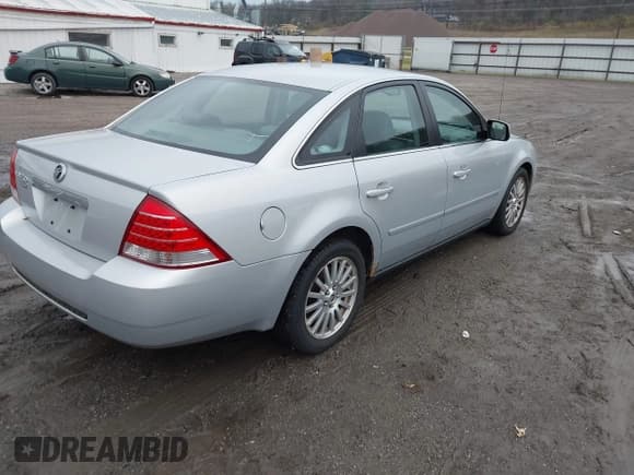 ✅ 2005 Mercury Montego Premier • VIN: 1MEFM42175G601818 • Lot: 43732810. Wystawiony na IAAI z przebiegiem 102 608 mil. Bezpłatny archiwum sprzedaży aukcyjnych z USA i szczegółowy raport historii pojazdu na DreamBid. Zdjęcie 4.