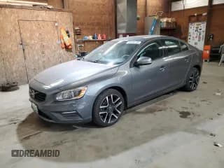 ✅ 2017 Volvo S60 Dynamic • VIN: YV126MFL0H2438463 • Лот: 54536135. Опубликован ранее на Copart с пробегом 120 040 миль. Бесплатный доступ к архиву аукционных продаж из США и подробный отчёт об истории автомобиля на DreamBid. Изображение 1.