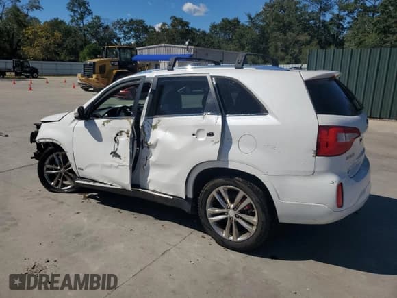 ✅ 2014 Kia Sorento SX Limited • VIN: 5XYKWDA79EG504767 • Лот: 86330035. Опубликован ранее на Copart с пробегом 159 438 миль. Бесплатный доступ к архиву аукционных продаж из США и подробный отчёт об истории автомобиля на DreamBid. Изображение 2.