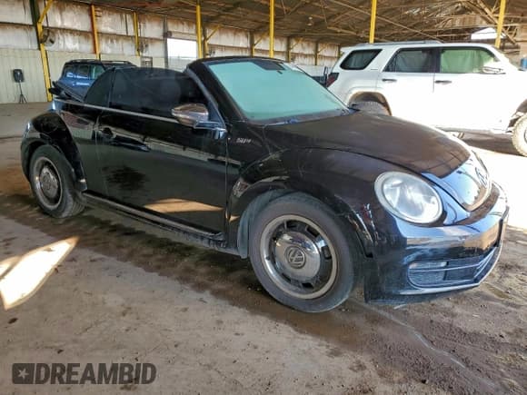 ✅ 2013 Volkswagen Beetle 2.5L • VIN: 3VW5P7AT3DM801458 • Lot: 94381325. Wystawiony na Copart z przebiegiem 99 968 mil. Bezpłatny archiwum sprzedaży aukcyjnych z USA i szczegółowy raport historii pojazdu na DreamBid. Zdjęcie 4.