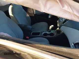 ✅ 2019 Chevrolet Cruze LT • VIN: 3G1BE6SM5KS569038 • Lot: 43184515. Listed on IAAI with 221,851 mi. Free auction sales archive from the USA and detailed vehicle history report at DreamBid. Image 5.