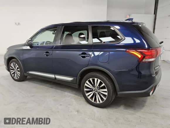 ✅ 2020 Mitsubishi Outlander ES • VIN: JA4AD2A37LZ045072 • Лот: 84819765. Опубликован ранее на Copart с пробегом 54 628 миль. Бесплатный доступ к архиву аукционных продаж из США и подробный отчёт об истории автомобиля на DreamBid. Изображение 2.