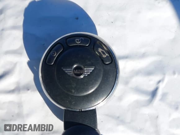 ✅ 2013 MINI Convertible S • VIN: WMWZP3C55DT705938 • Lot: 41372294. Wystawiony na IAAI z przebiegiem 118 481 mil. Bezpłatny archiwum sprzedaży aukcyjnych z USA i szczegółowy raport historii pojazdu na DreamBid. Zdjęcie 11.